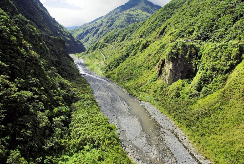 Introduzione alle cascate del Rio Verde: Una meraviglia naturale